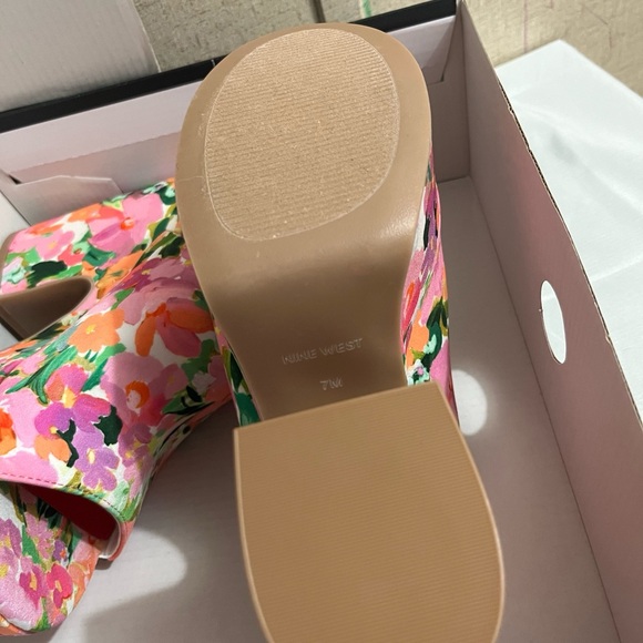 NINE WEST Floral Platform Heels Size 7M (NEW) - Picture 6 of 7